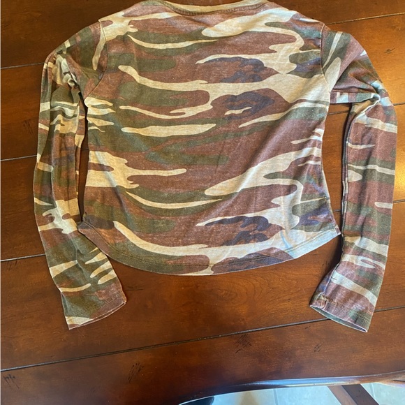 Camo crop top - Picture 2 of 3